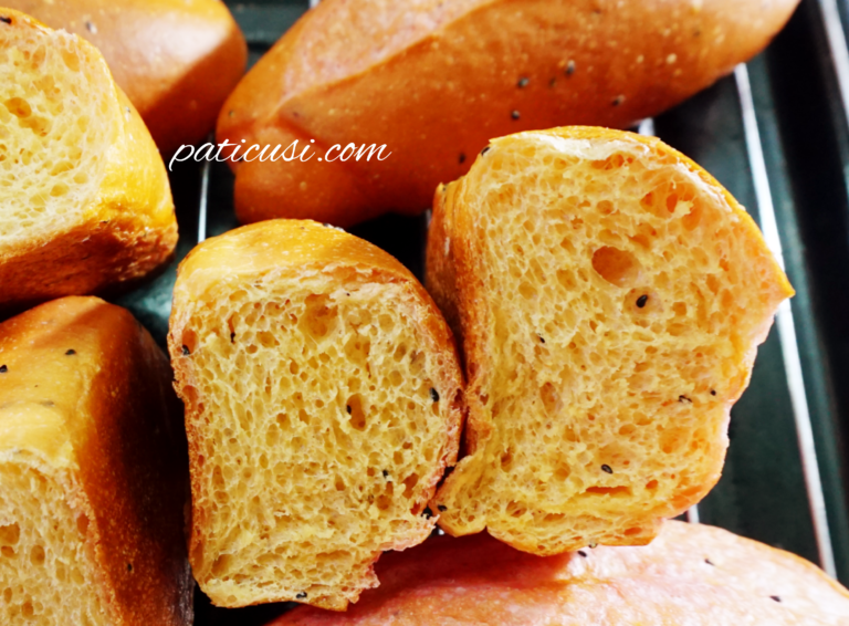 Bánh mì Việt Nam với thanh long