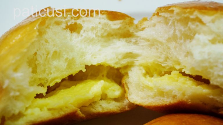 Bánh mì nhân kem trứng